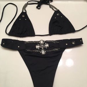 Beach Bunny cross bikini